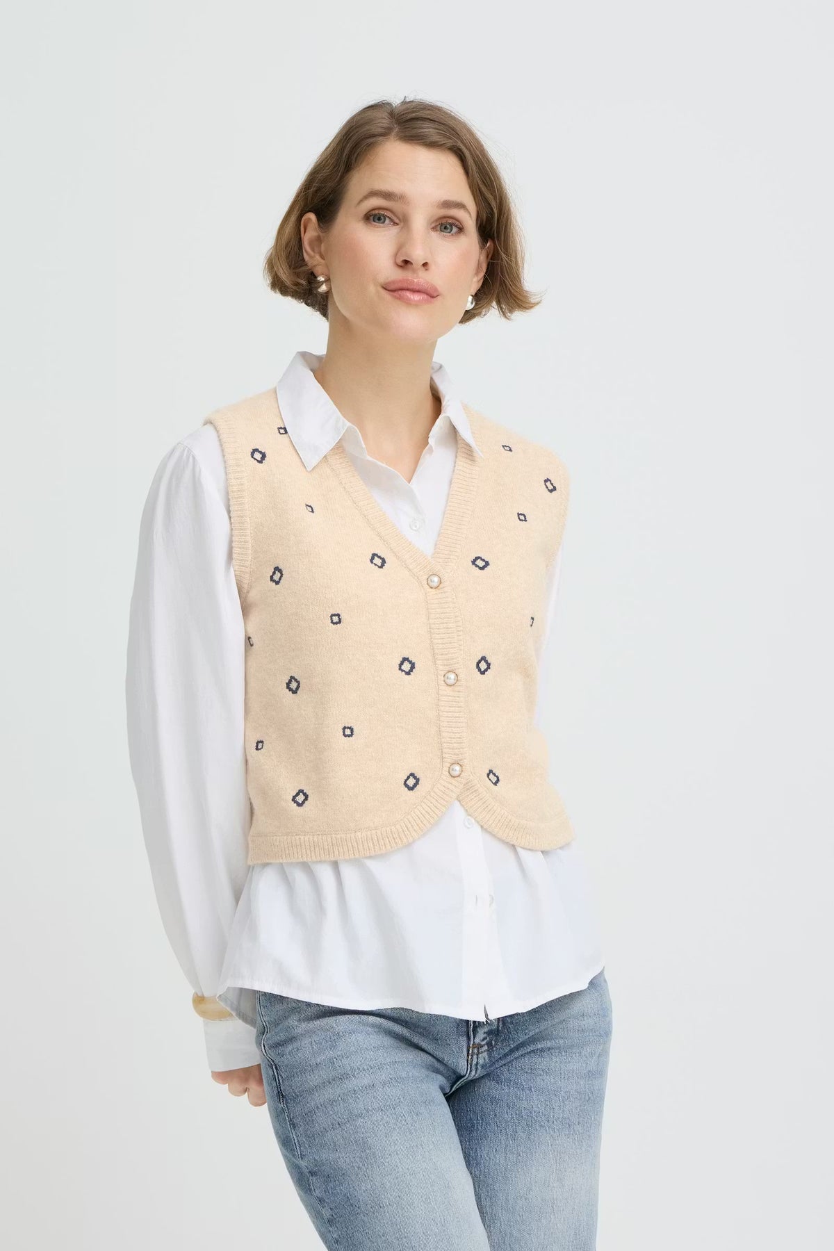 Bynadika Emb Vest